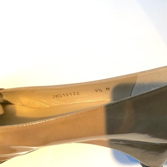 Stuart Weitzman Heels Wedge Peep Toe Tan Patent Leather Narrow (9.5 N) - Picture 12 of 13